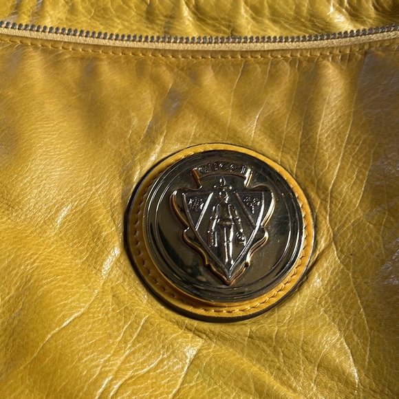 Authentic Gucci Hysteria Mustard Calfskin Clutch - Picture 4 of 12